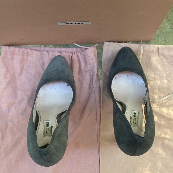 Miu Miu Gray Suede Rounded Toes Pump Heels - Picture 9 of 16